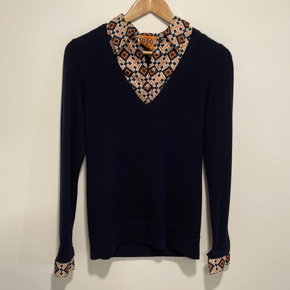 Tory Burch V-Neck Wool Sweater in Excellent condition-Navy